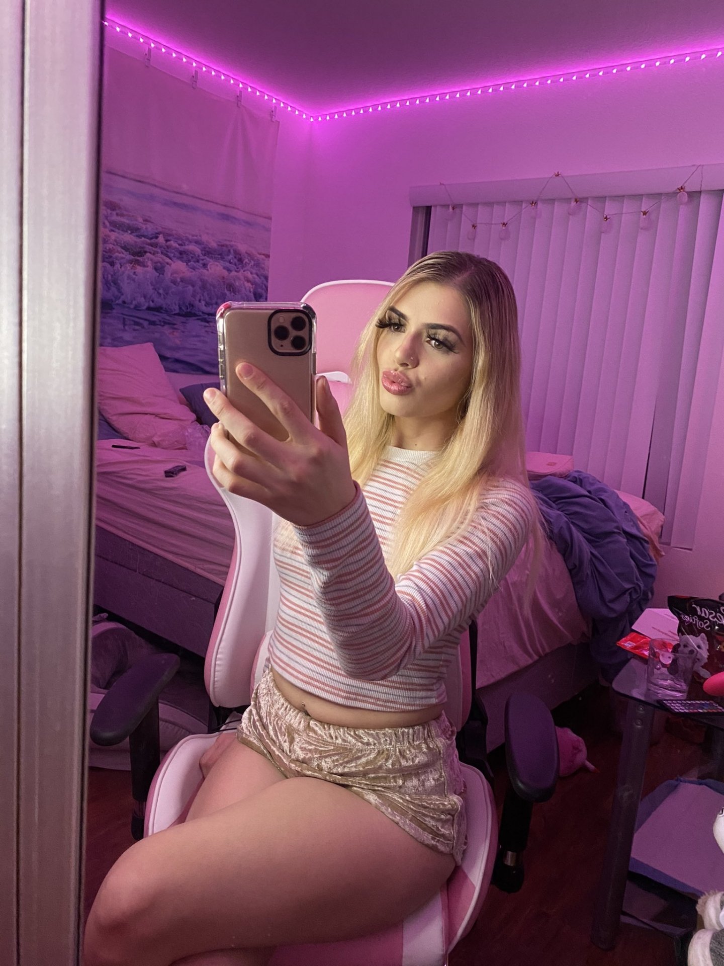 Laura94 from Ontario,Canada